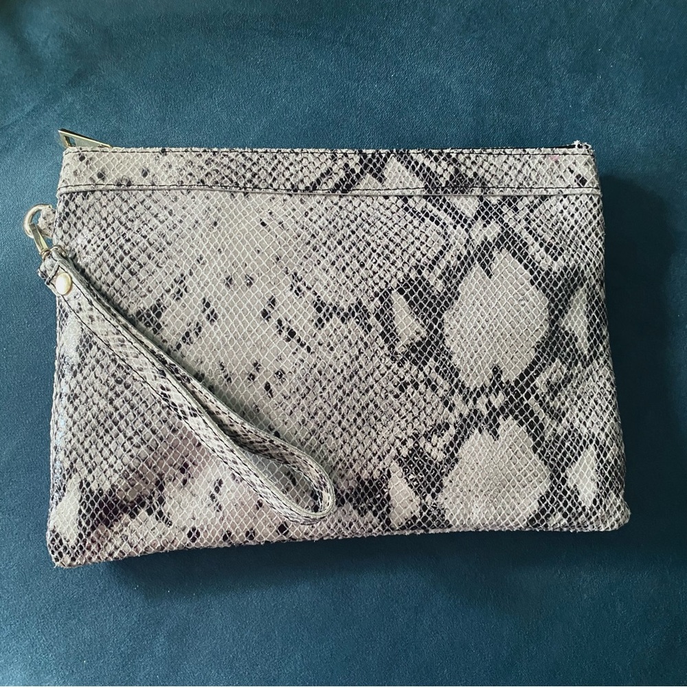 Laura Dimaggio Gray python pattern leather clutch/ wristlet - Picture 2 of 11